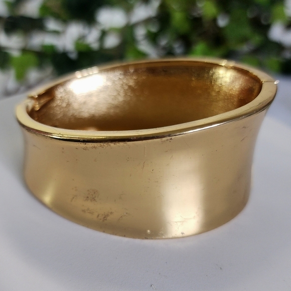 Gold Asymmetrical Wide Clamper Hinge Bracelet - Picture 8 of 8